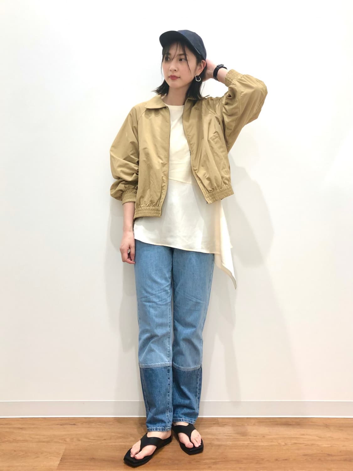 Uniqlo ×JW ANDERSON 스트레이트 하이라이즈 진 상품이미지3