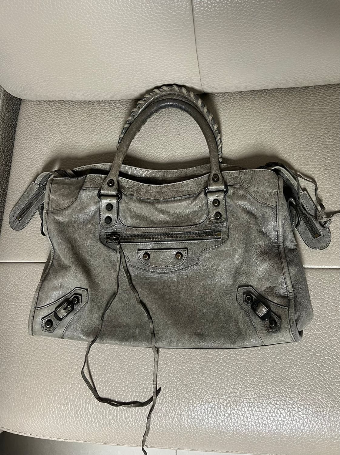 발렌시아가 모터백 상품이미지1