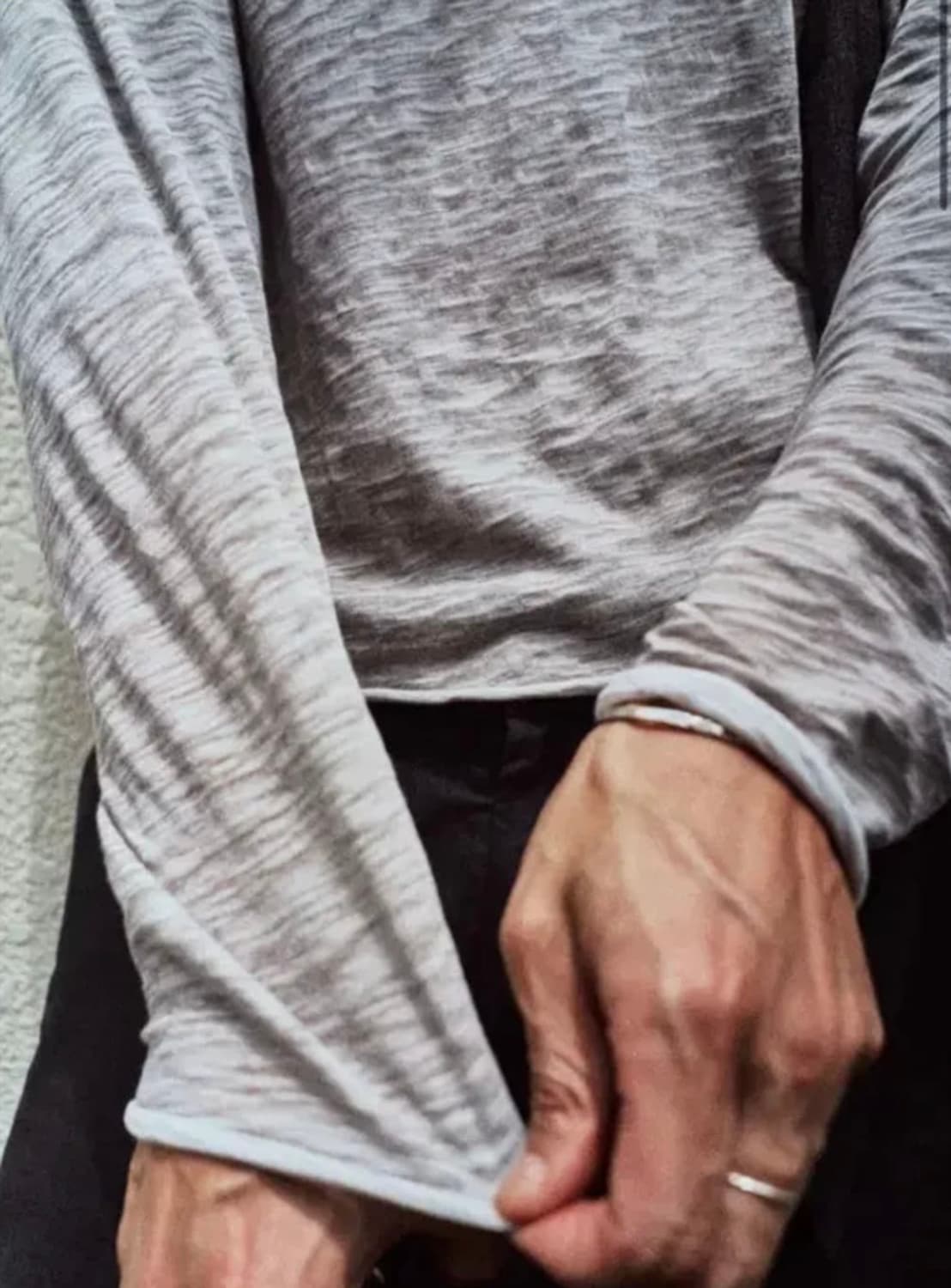 구매) 모노프리베 울 텍스쳐 롱슬리브 차콜 1사이즈 상품이미지1