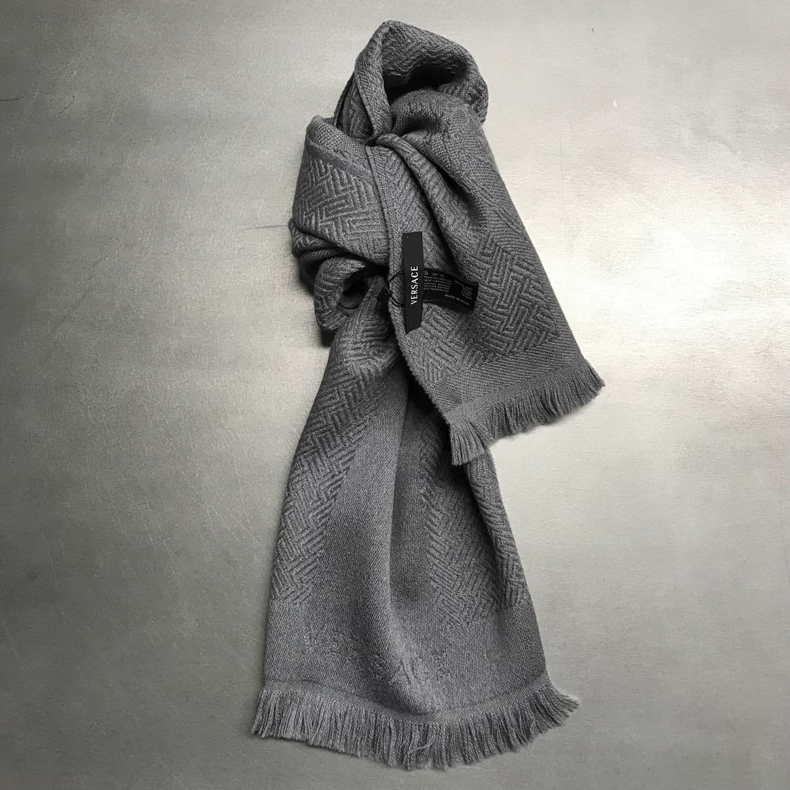 베르사체 메두사 그레이 머플러 상품이미지1