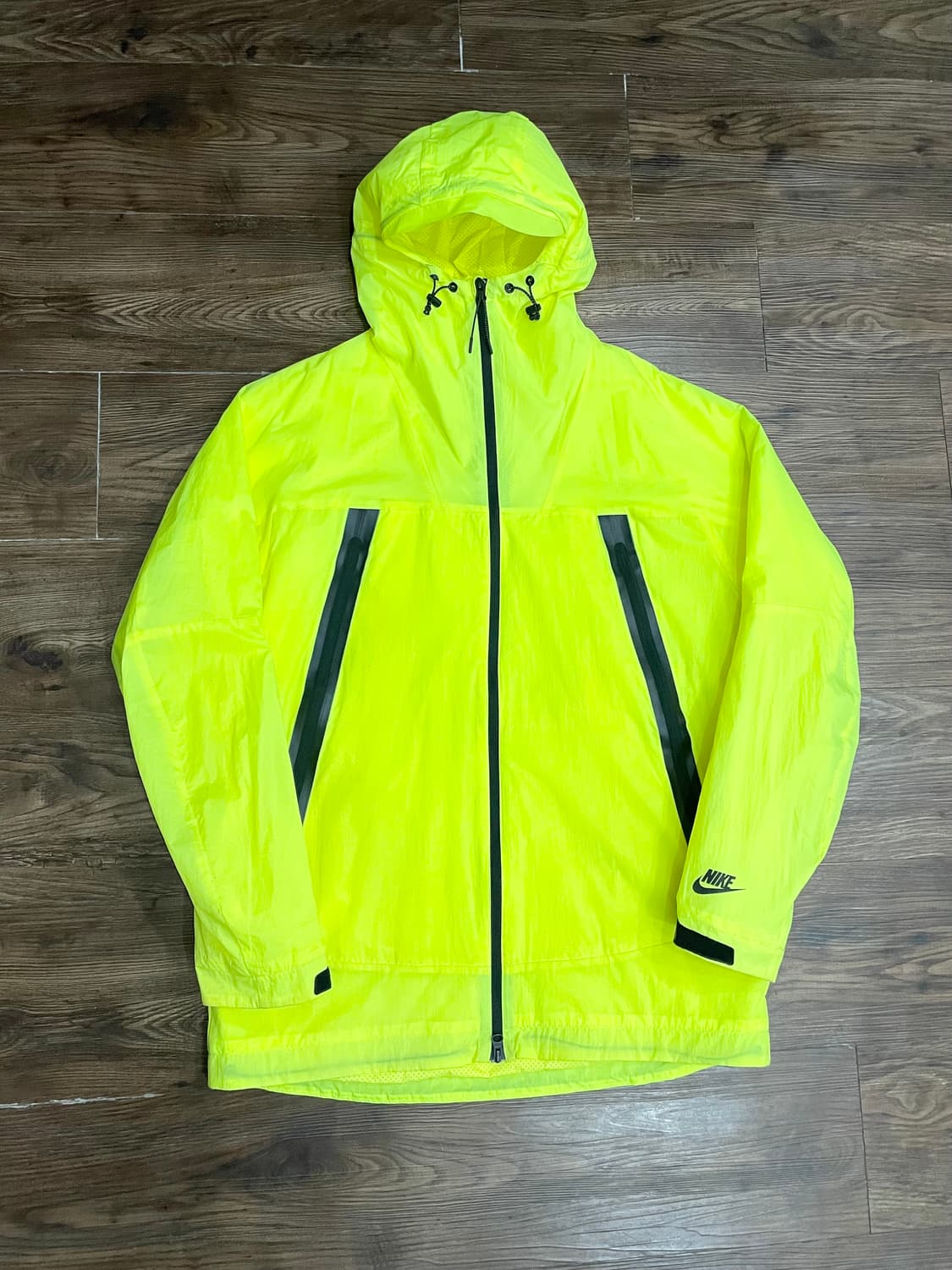 나이키 테크 에어로쉴드 파카 바람막이 형광 상품이미지1