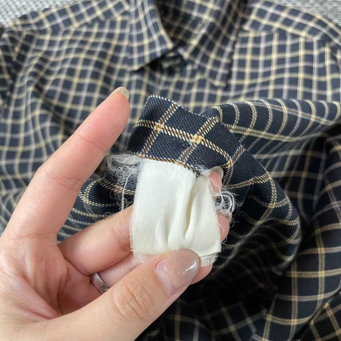 입생로랑 블랙 브라운 체크 긴팔 셔츠 95 상품이미지6