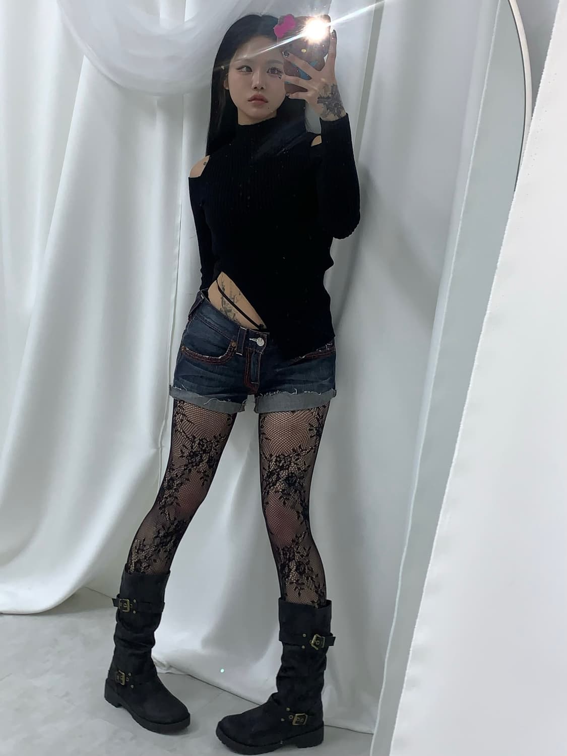 True Religion Red-Stitched Denim Shorts 상품이미지1