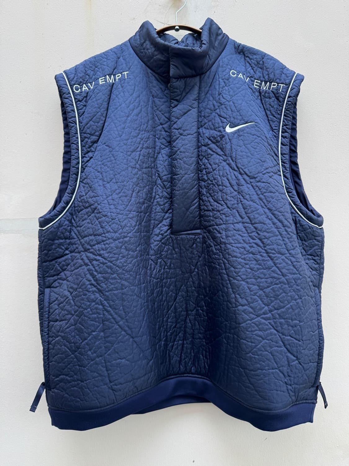 카브엠트 x 나이키 베스트 네이비 조끼  Nike x  CAV EMPT 상품이미지1