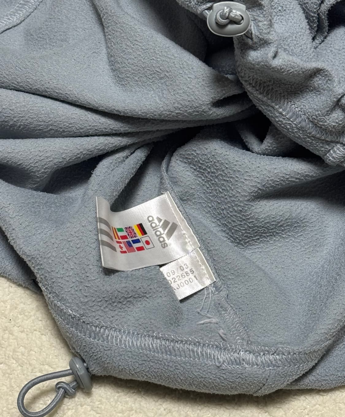 아디다스 시나모롤 스카이블루 반집업 맨투맨  상품이미지6