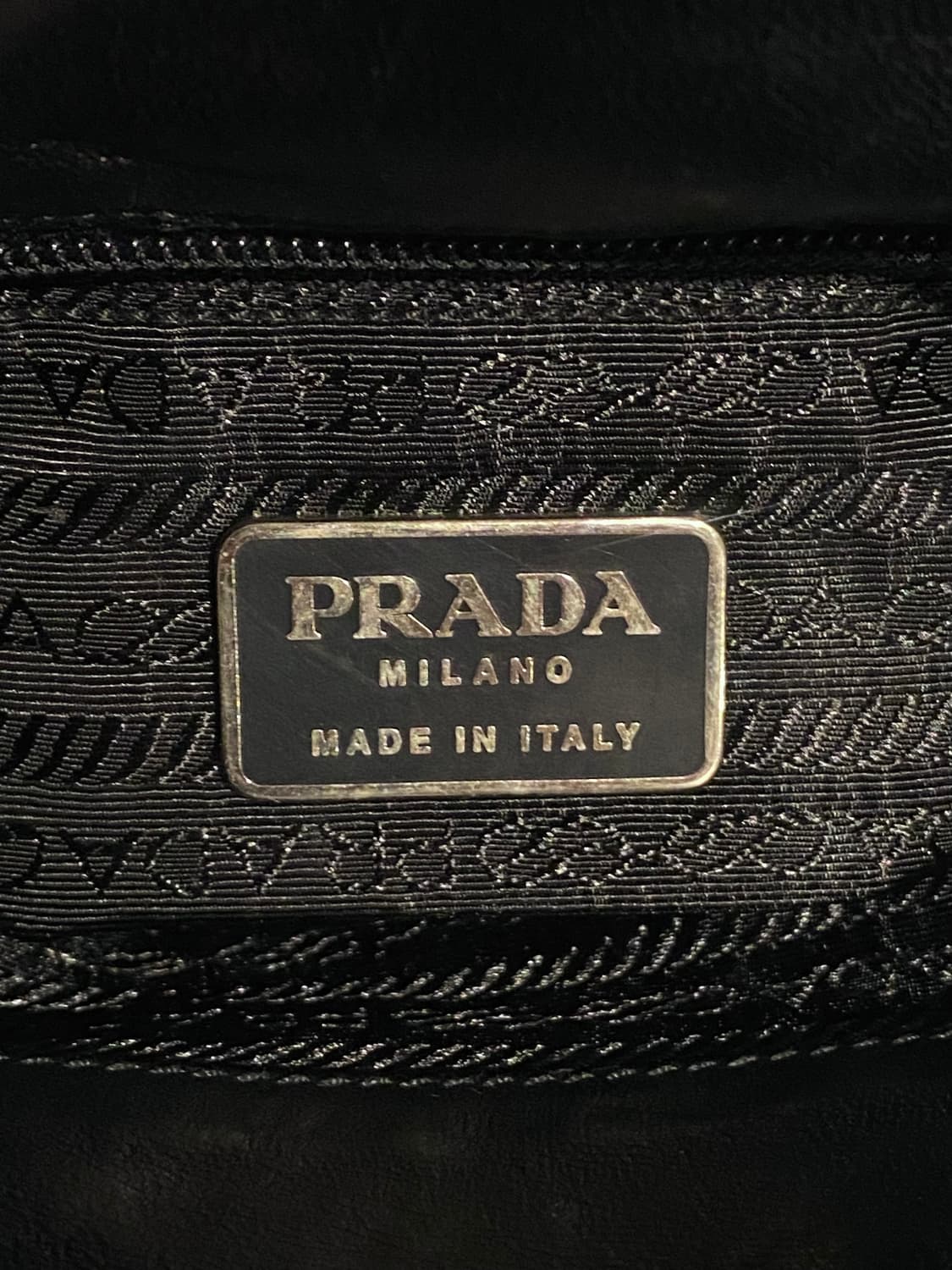 프라다 레더 롱 숄더백 상품이미지9