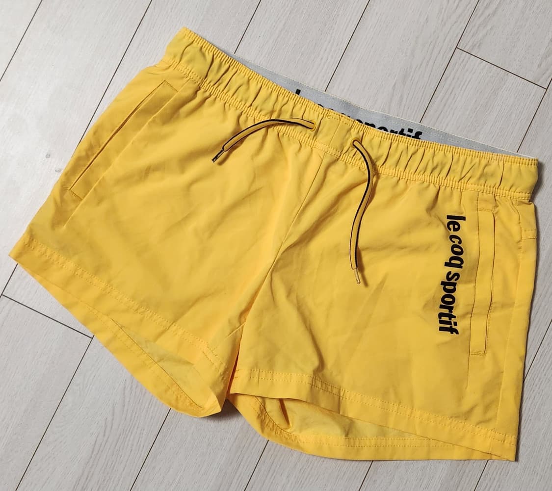 르꼬끄 반바지 스포르티브 쇼츠 사이즈75 m

세탁으로 인한 구김 외에 상품이미지1