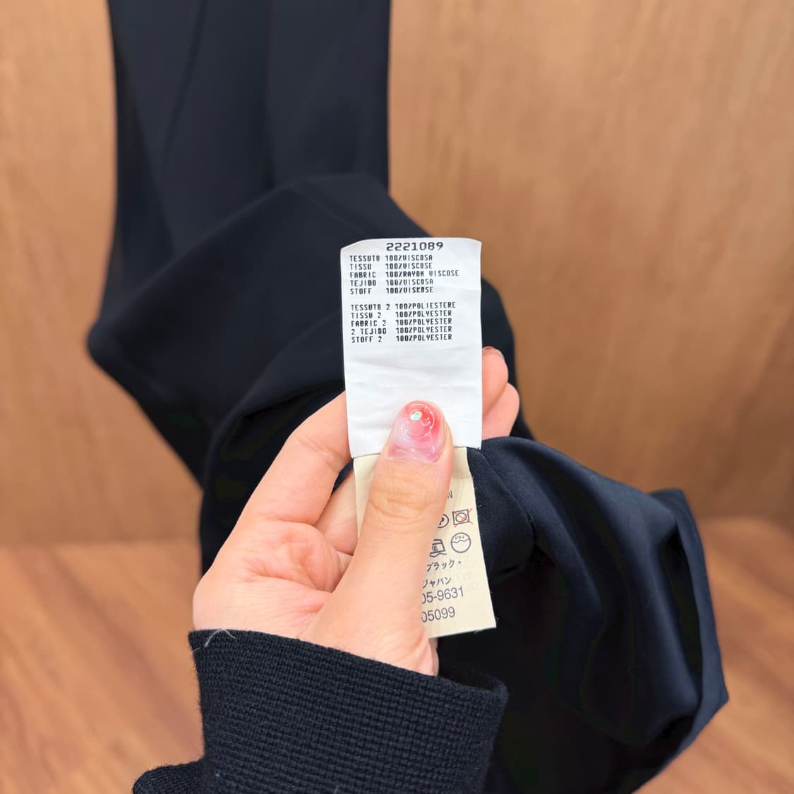 막스마라 페니블랙 브이넥 미디 원피스 시어 슬리브 쉬폰 배색 디테일 블랙 상품이미지8