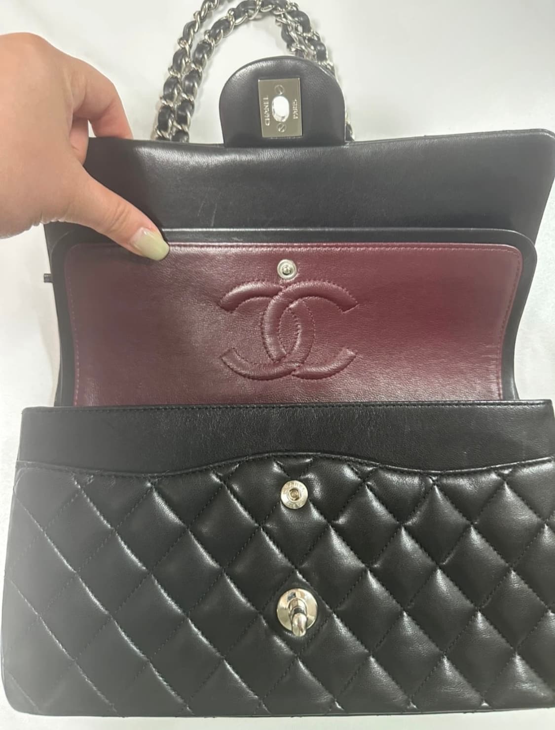 샤넬 클래식 플립백 미디움 블랙 램스킨 은장 상품이미지3