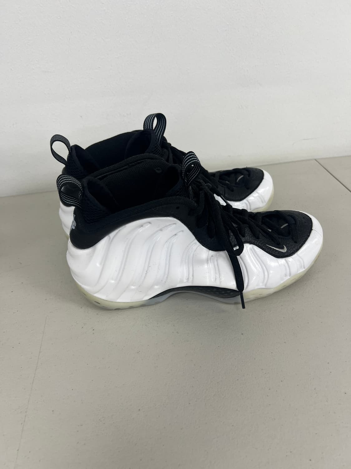 Nike Air Foamposite One White and Black 상품이미지4