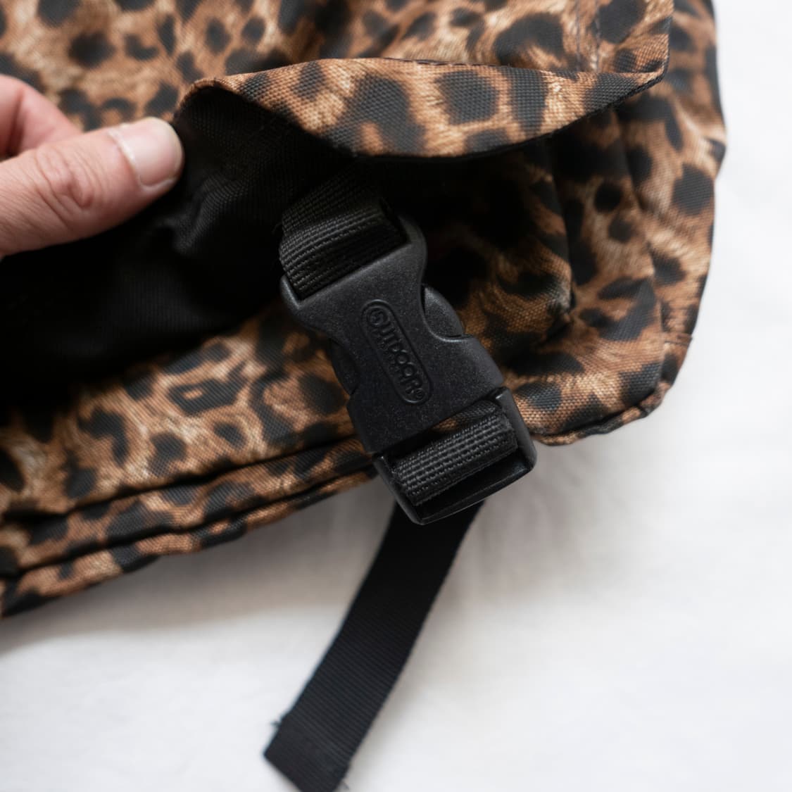 아웃도어 레오파드 메신저백 상품이미지3