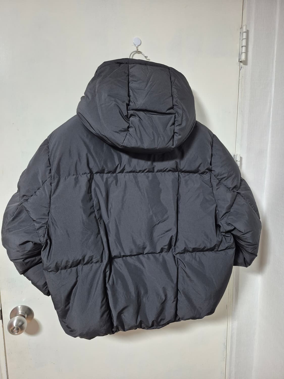 25FW 벨리에 크로스라인 후디스 구스다운 블랙/딥브라운 상품이미지7