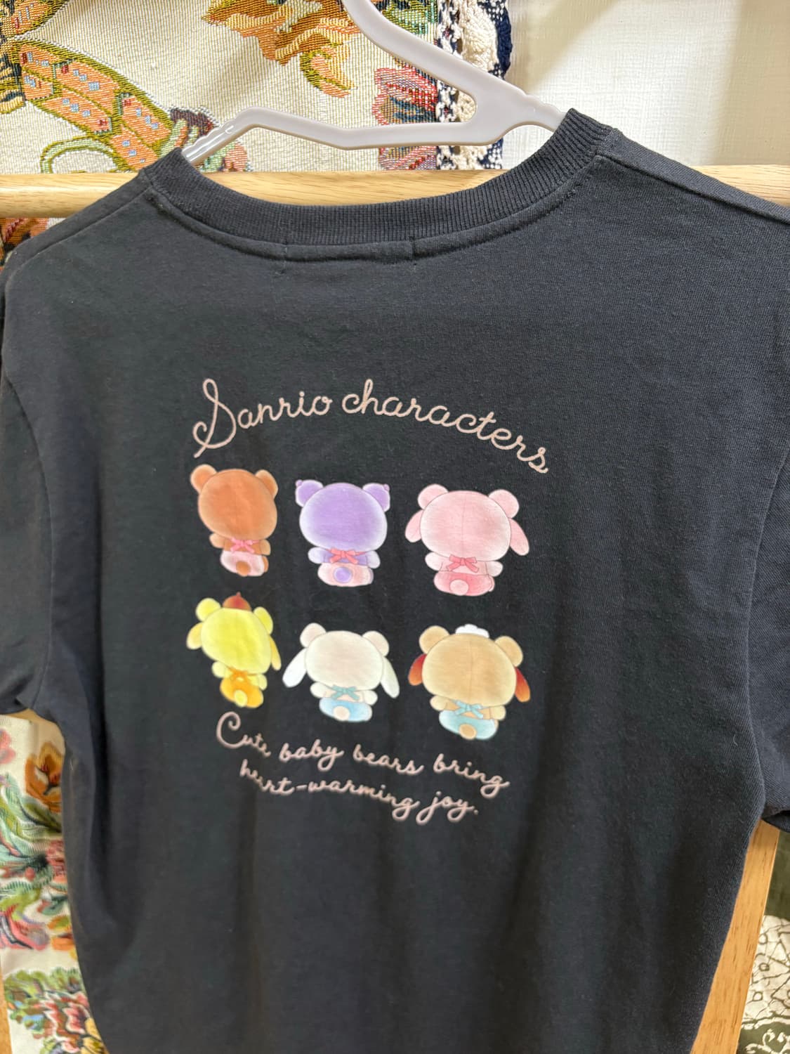 산리오 캐릭터 디자인 블랙 반팔티 상품이미지5