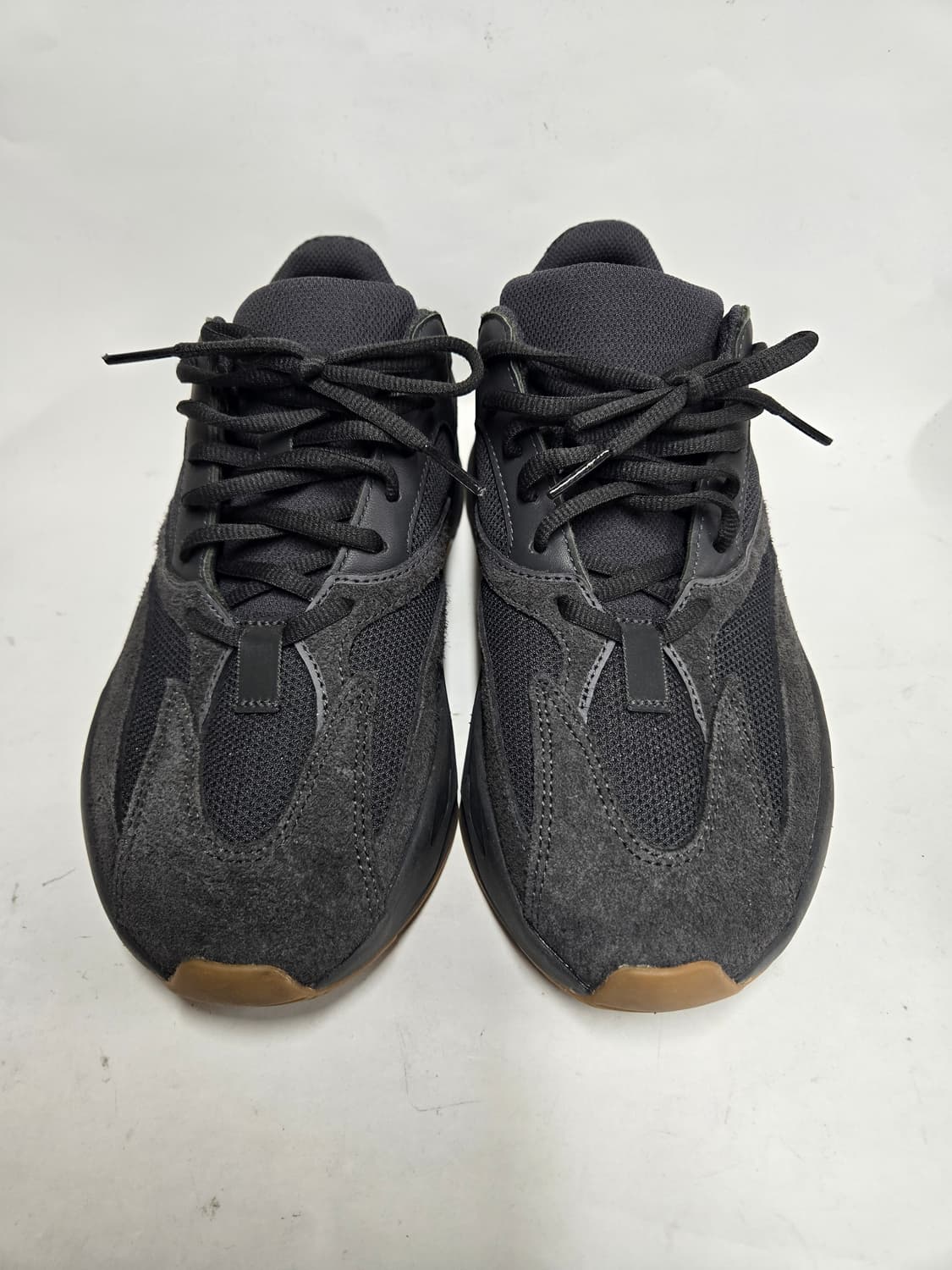 아디다스 이지 700 V3 블랙 스니커즈 270mm 상품이미지2