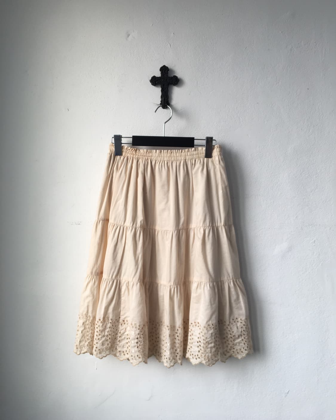 Punching point midi skirt 상품이미지1
