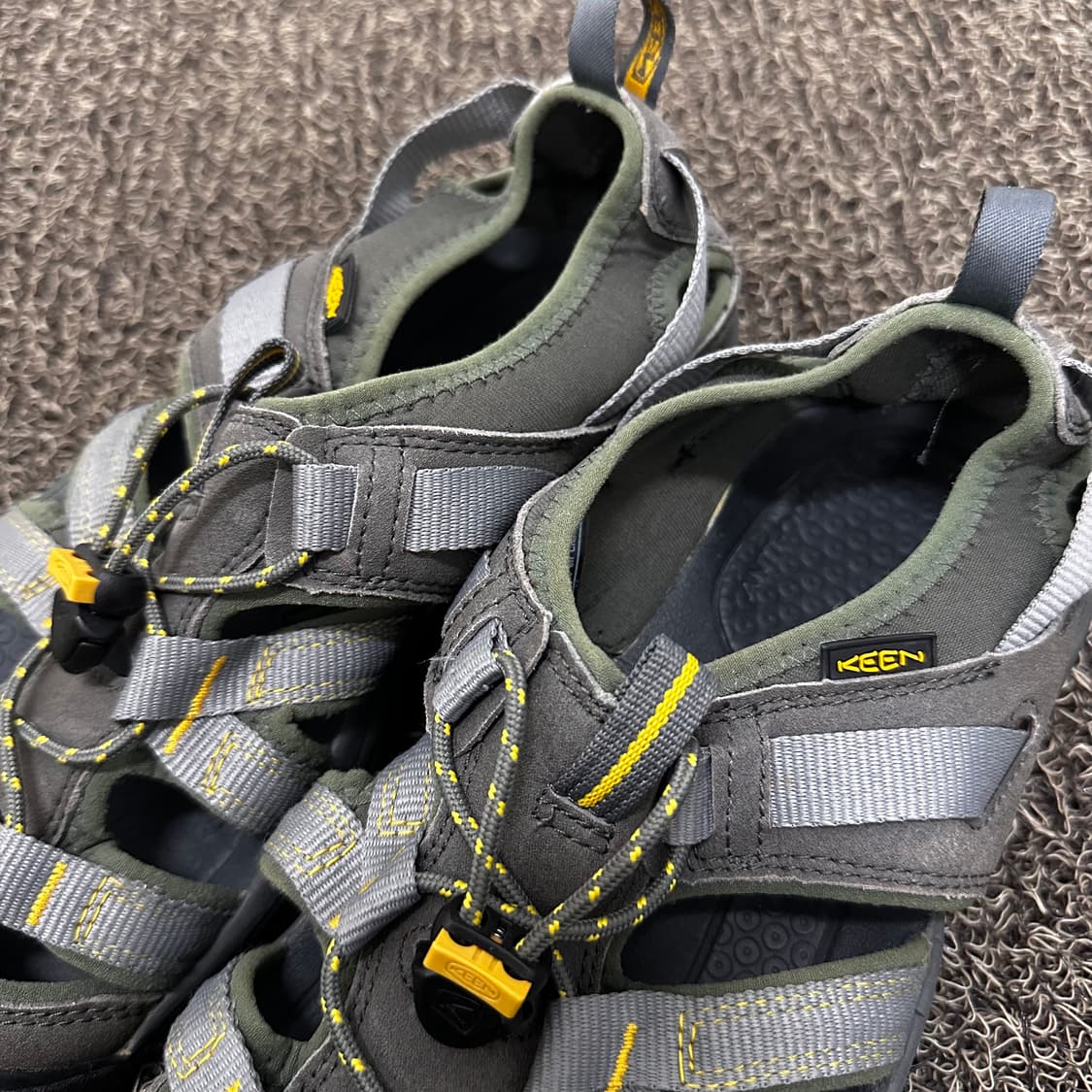 KEEN 킨 뉴포트 H2 샌들 회색 280사이즈 상품이미지3