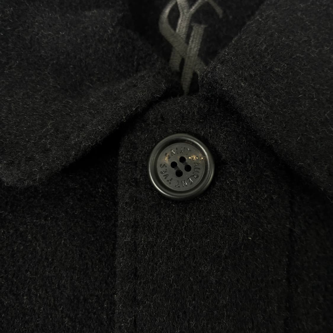 Yves Saint Laurent  입생로랑 블랙 카라 울 코트  상품이미지4