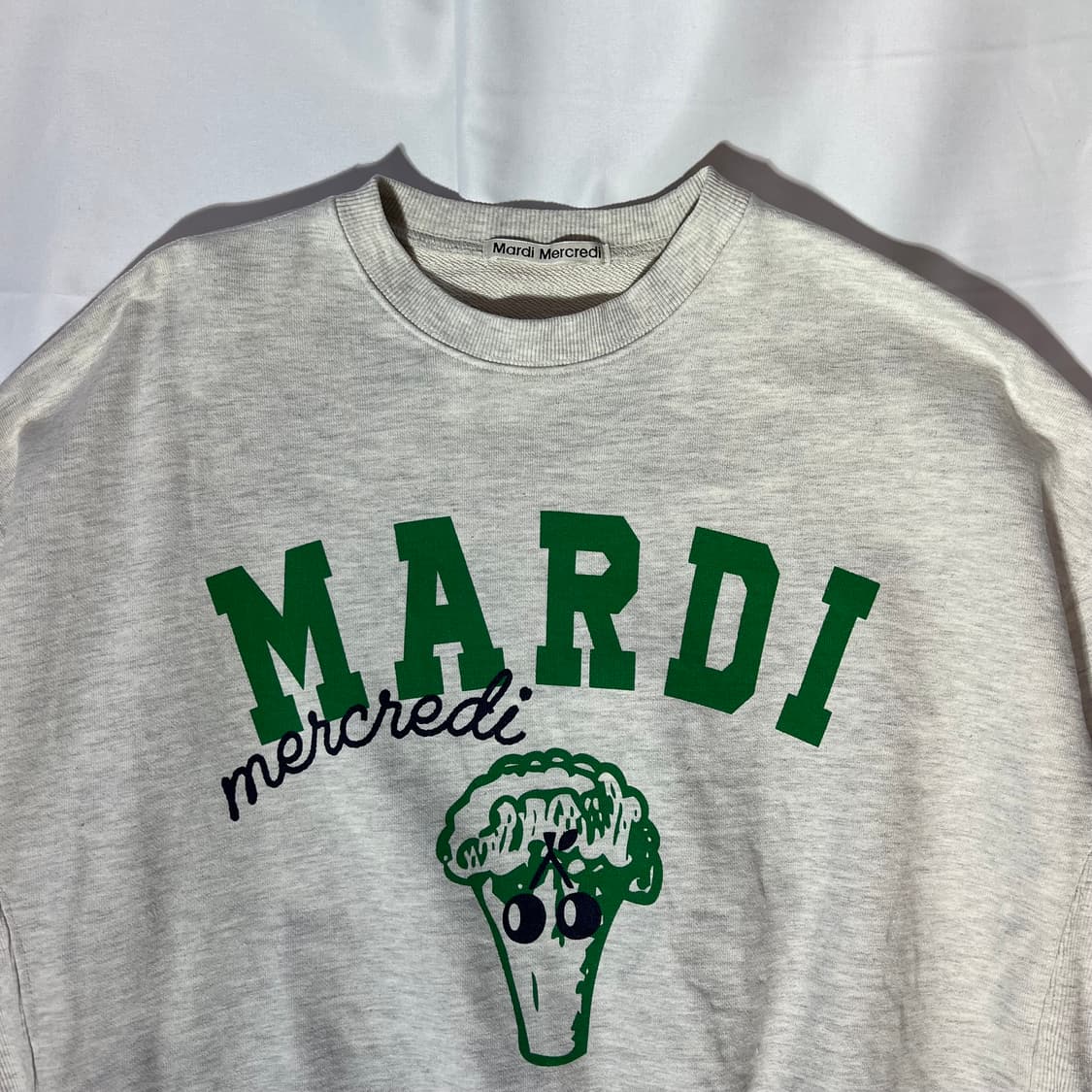[FREE]마르디 메크르디 빅로고 맨투맨 상품이미지2