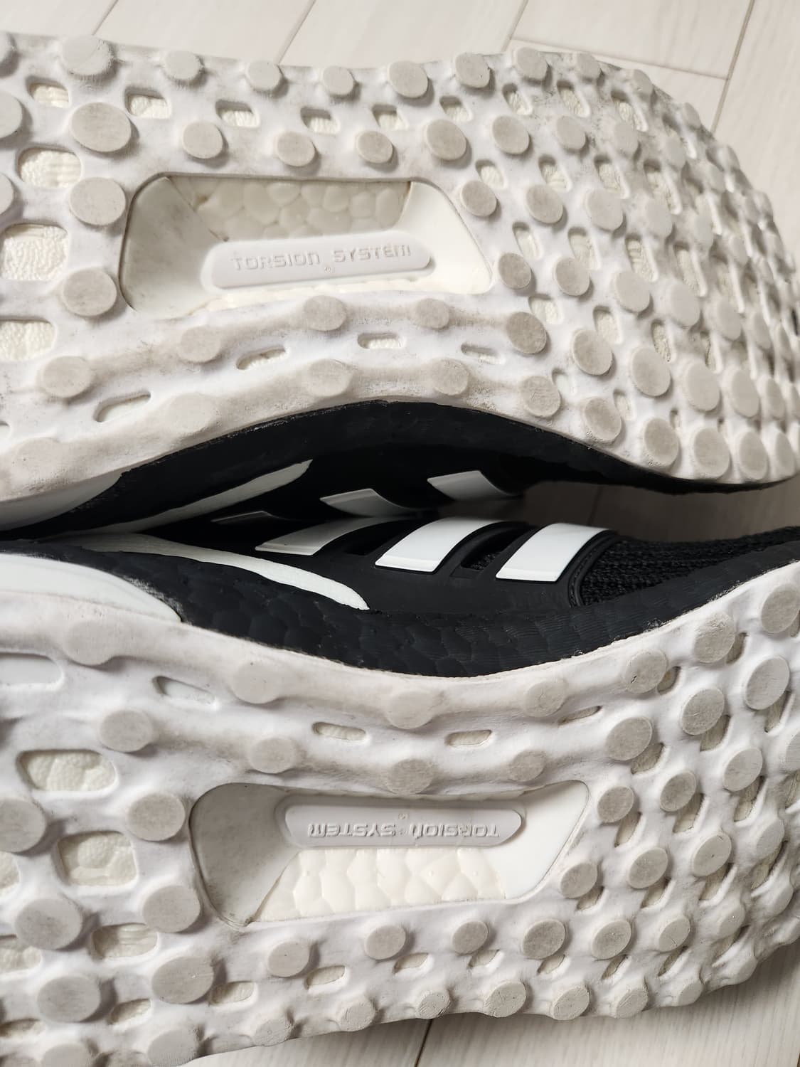 아디다스 운동화 울트라부스트 4.0 G28965 러닝화 사이즈255

아 상품이미지9