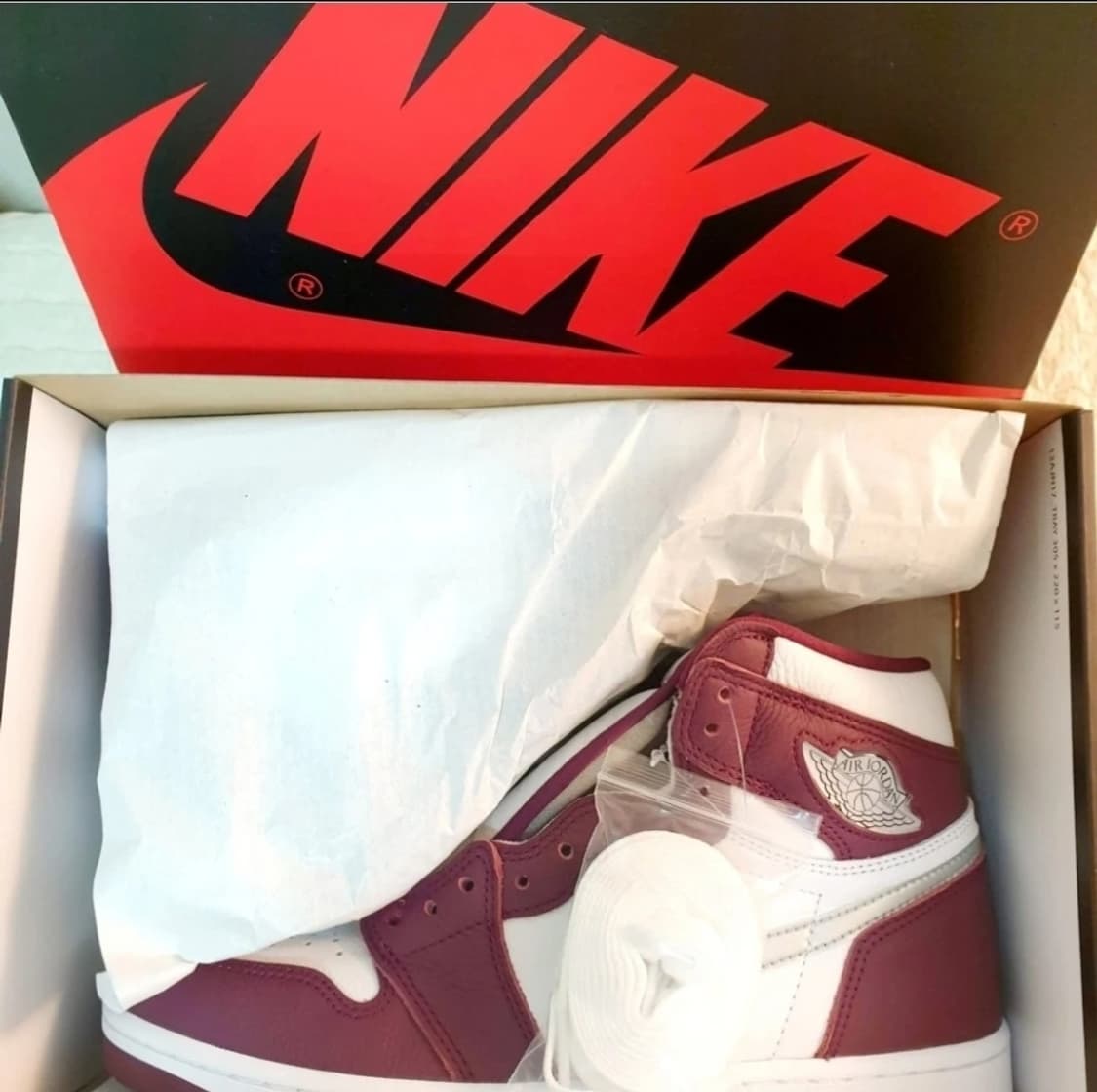 [265] 새 상품_조던 1 레트로 하이 OG 보르도 상품이미지1
