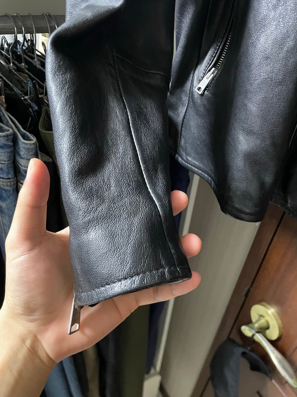 올세인츠(AllSaints)의 스테디셀러인 코라 레더 자켓(Cora Le 상품이미지2