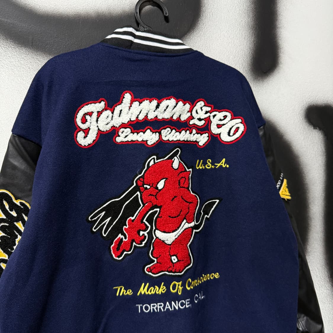 테드컴퍼니 올드스쿨 풀 패치 페이크 레더 암 바시티 자켓 상품이미지5