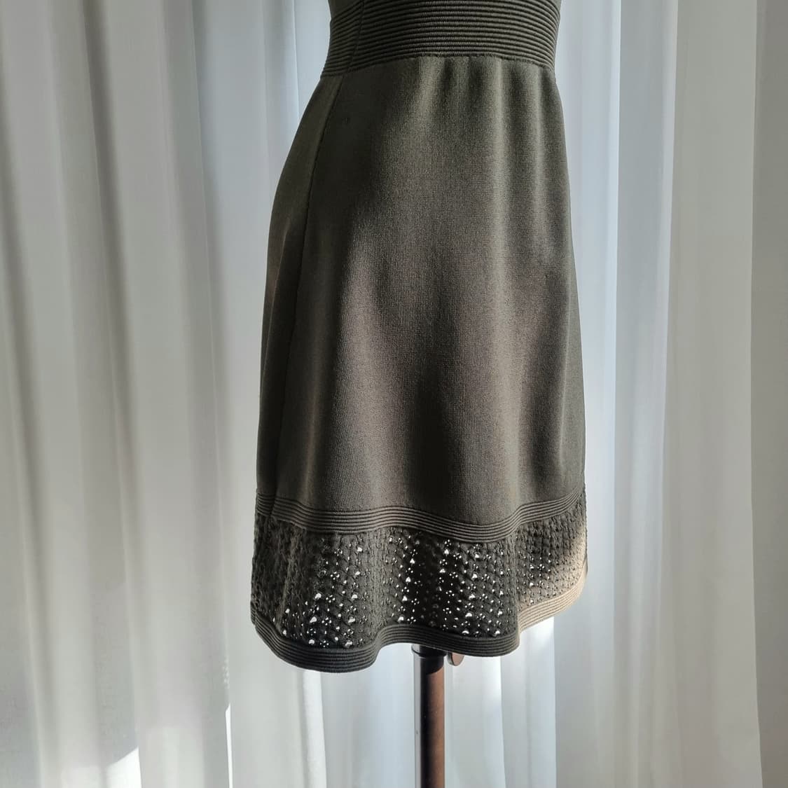 산드로 Sandro 니트 원피스 숏슬리브 진카키 (44-날씬55) 상품이미지5