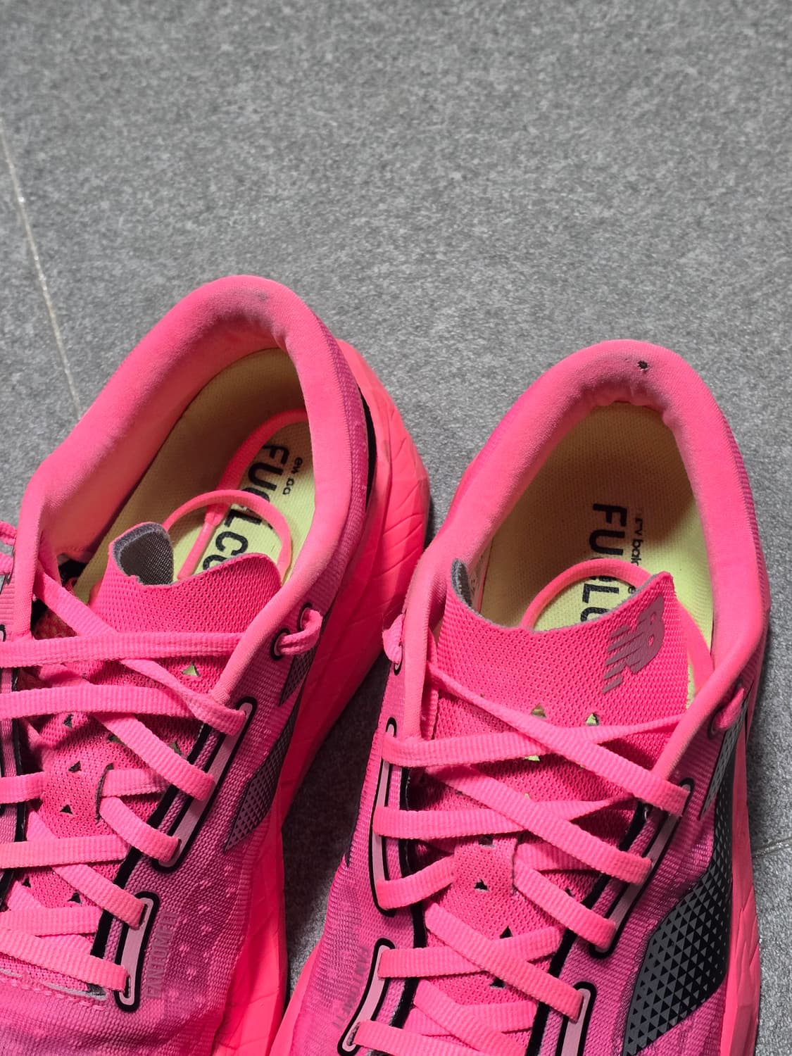 뉴발란스 퓨어셀 레벨  v4 러닝화 260사이즈 상품이미지3