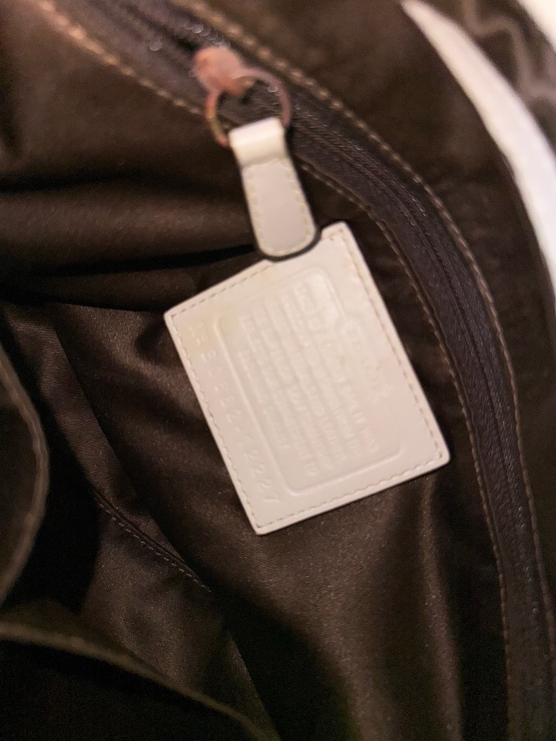 코치 시그니처 숄더백 상품이미지4