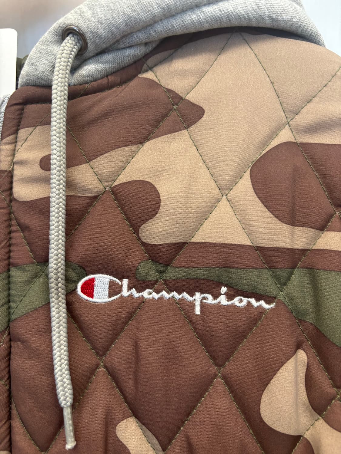 Supreme x champion riversible padding 상품이미지2