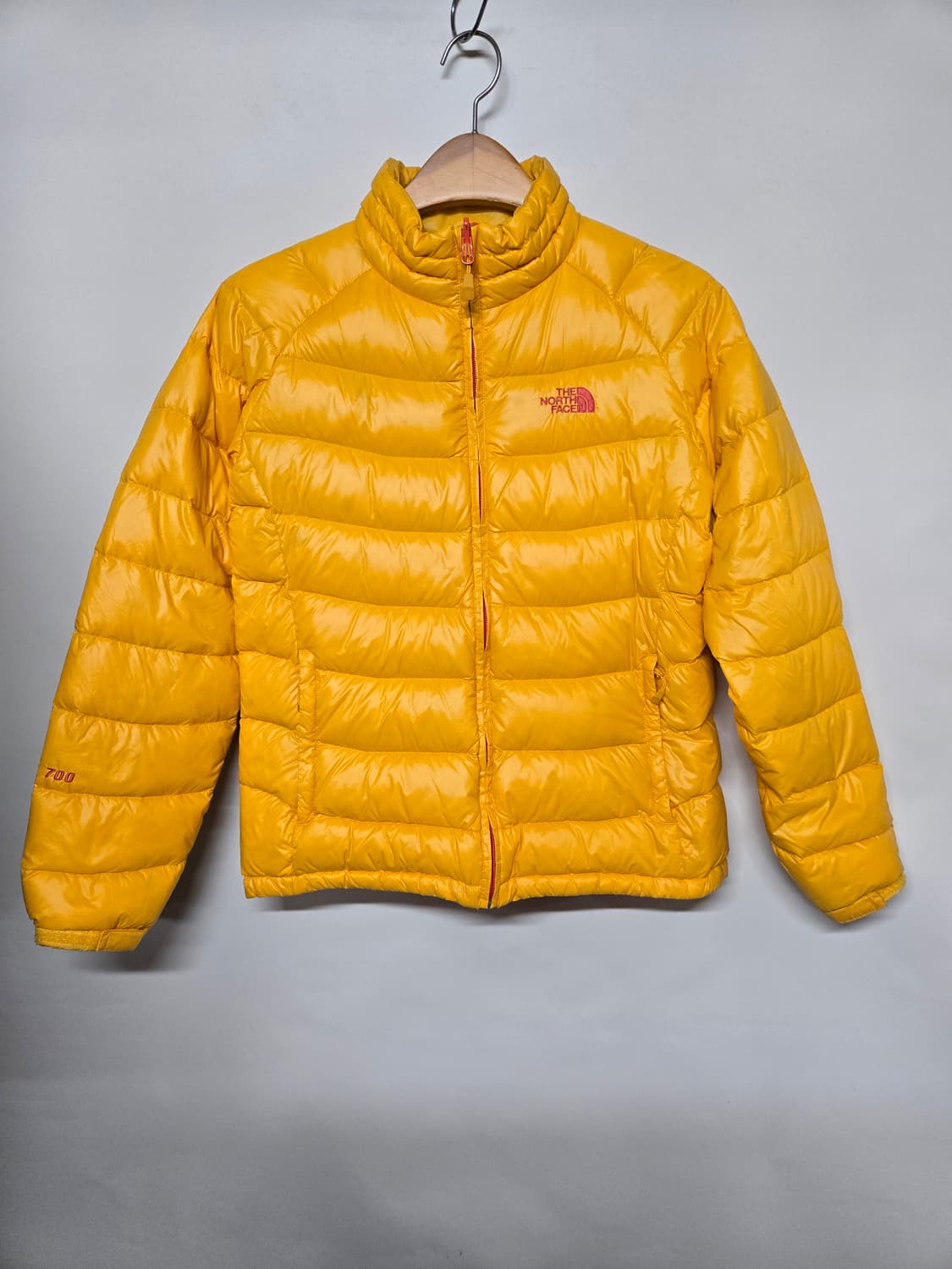 노스페이스 700 노란색 다운 패딩 90여L 상품이미지1