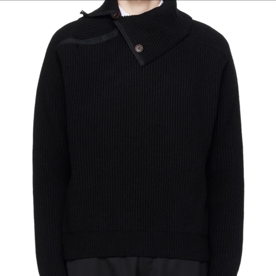 (SSF구매⭕️) 자크뮈스 버튼 하이넥 니트 XL 블랙 상품이미지4