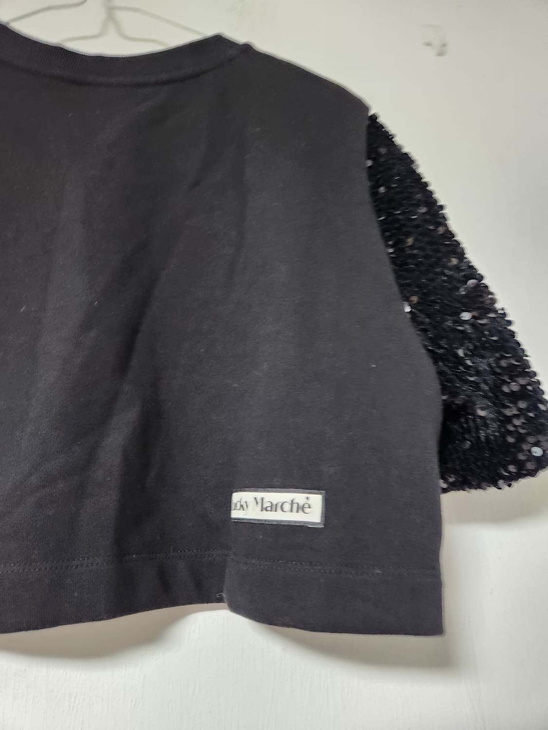 럭키 마르쉐 블랙 스팽글 크롭 반팔 티셔츠 M 상품이미지4