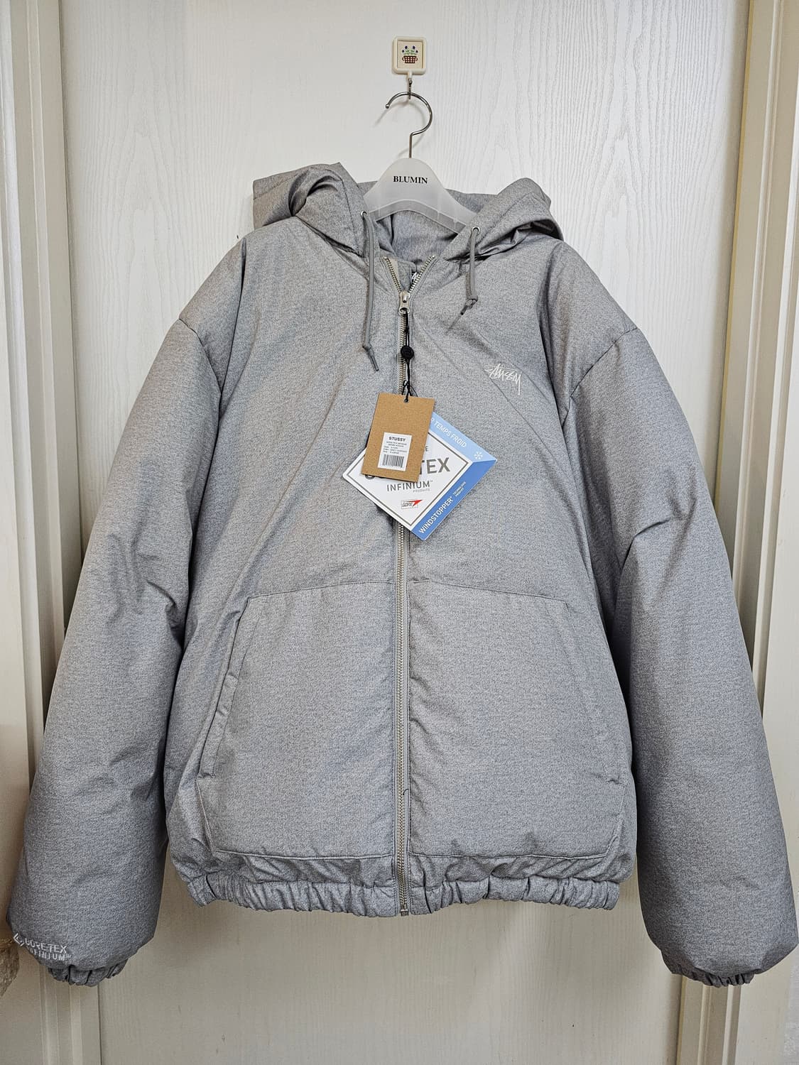 스투시 고어텍스 패딩 상품이미지1