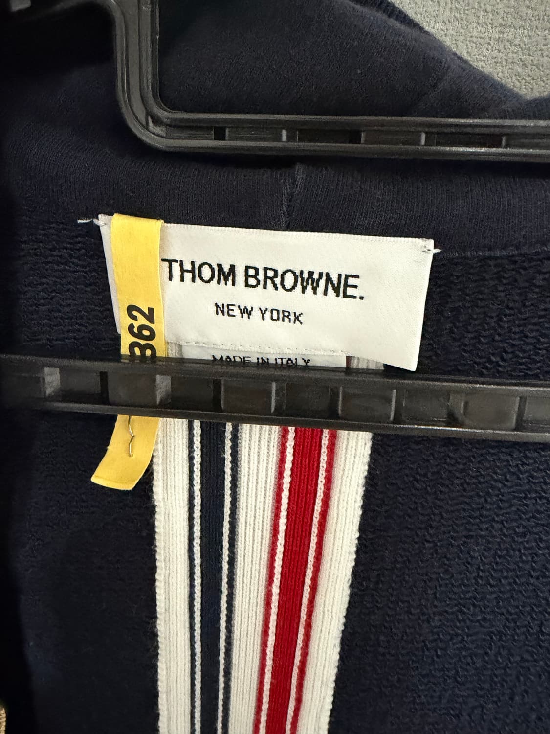 톰브라운 네이비 백삼선 후드집업 2사이즈 상품이미지3