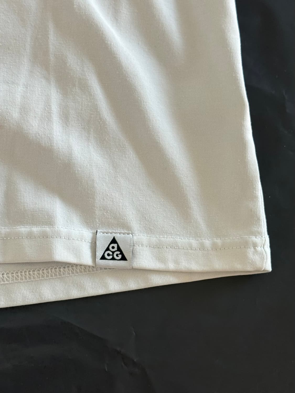 나이키 ACG 드라이핏 그래픽 반팔 티셔츠 L 화이트 상품이미지5