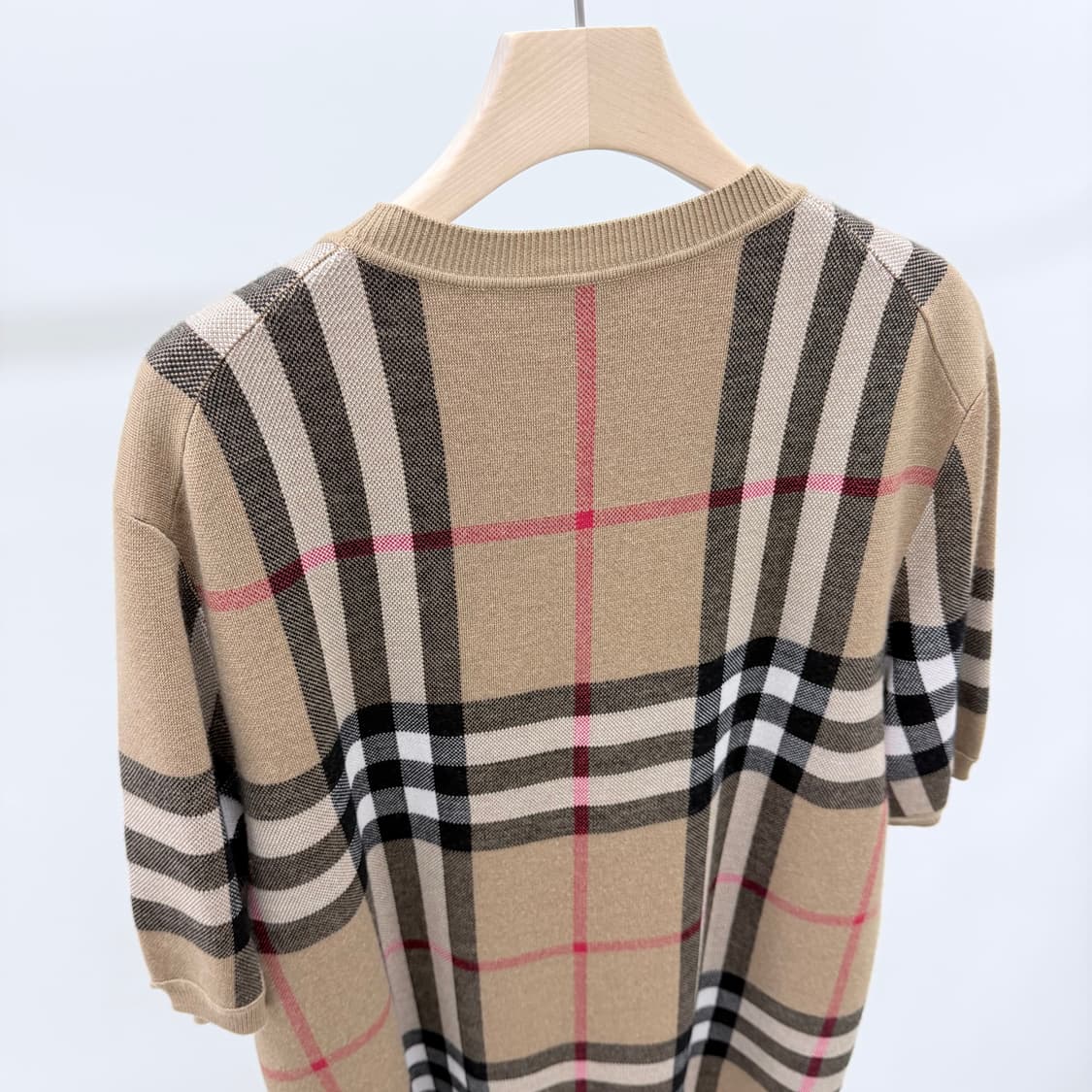 [미사용/L] 버버리 체크 울 실크 자카드 반팔 니트 상품이미지5
