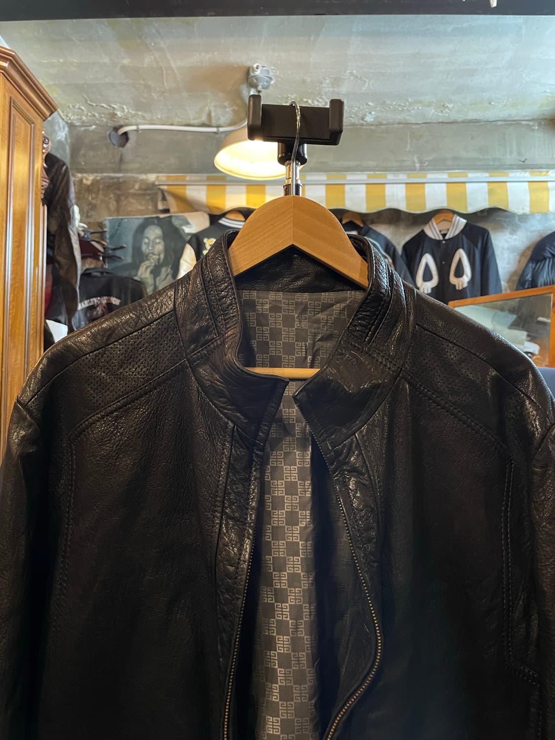 지방시 하프넥 펀칭디테일 양가죽 자켓 블랙 상품이미지2