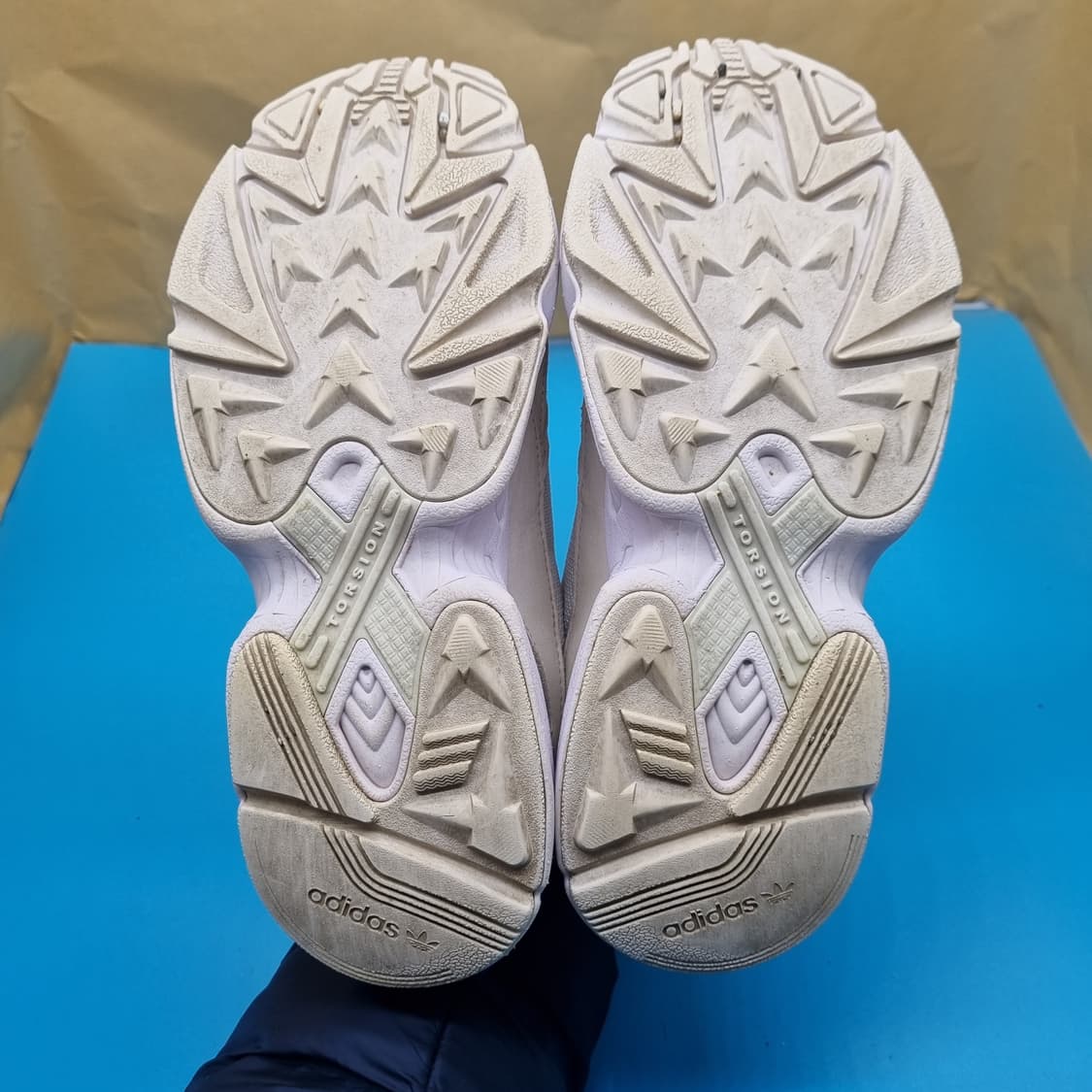 아디다스 팔콘 여성운동화235  상품이미지3