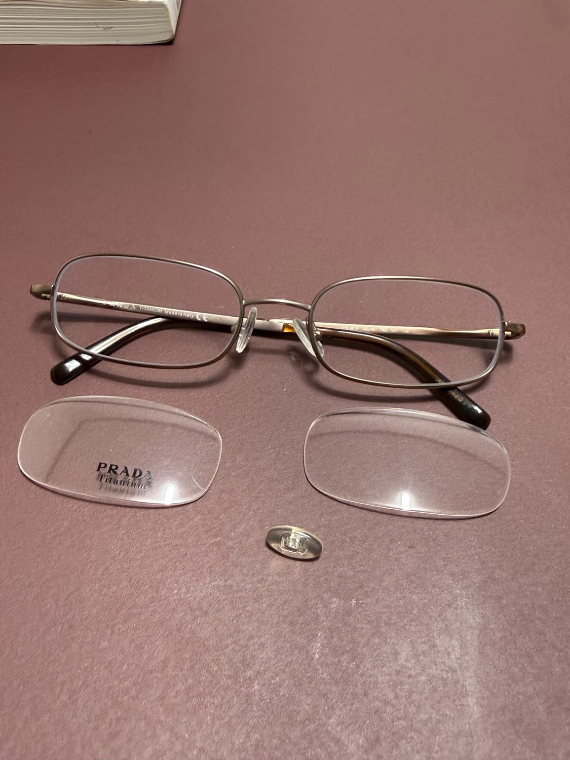 Prada glasses 프라다 안경 이라는뜻 상품이미지2