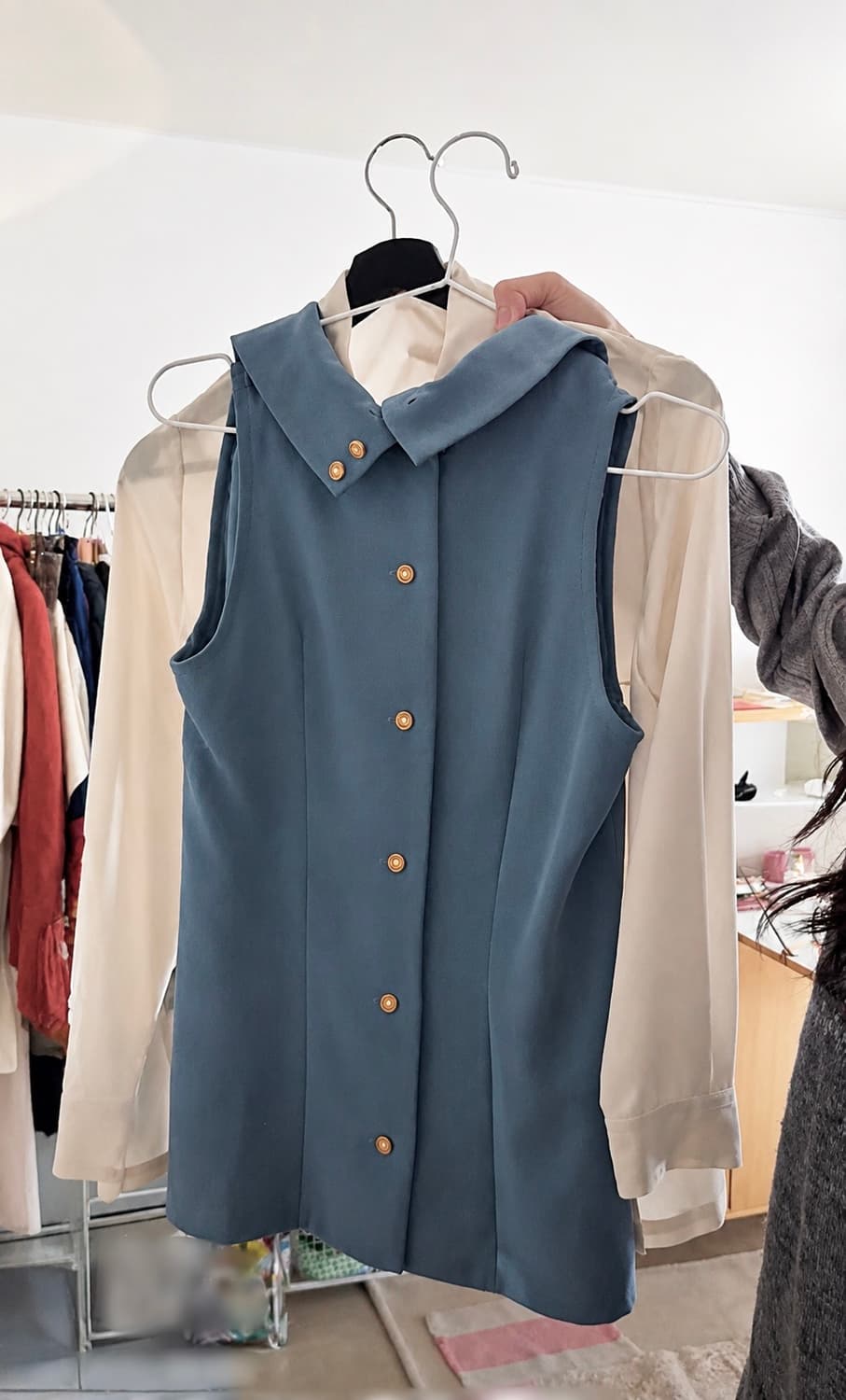Oree 오르에 빈티지 골드버튼 투웨이 슬리브리스 블라우스 vintage 상품이미지1