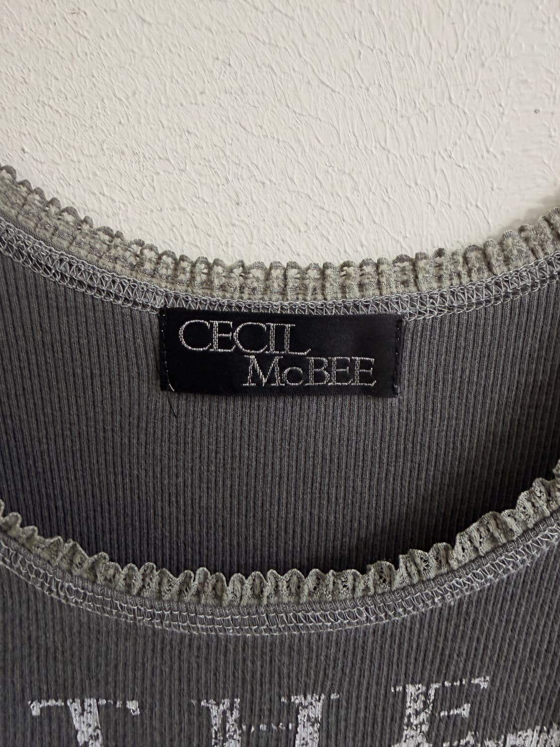 (상의 세트) 세실 맥비 펑크 레이스 나시 + 흑청 데님 자켓 세트 상품이미지4