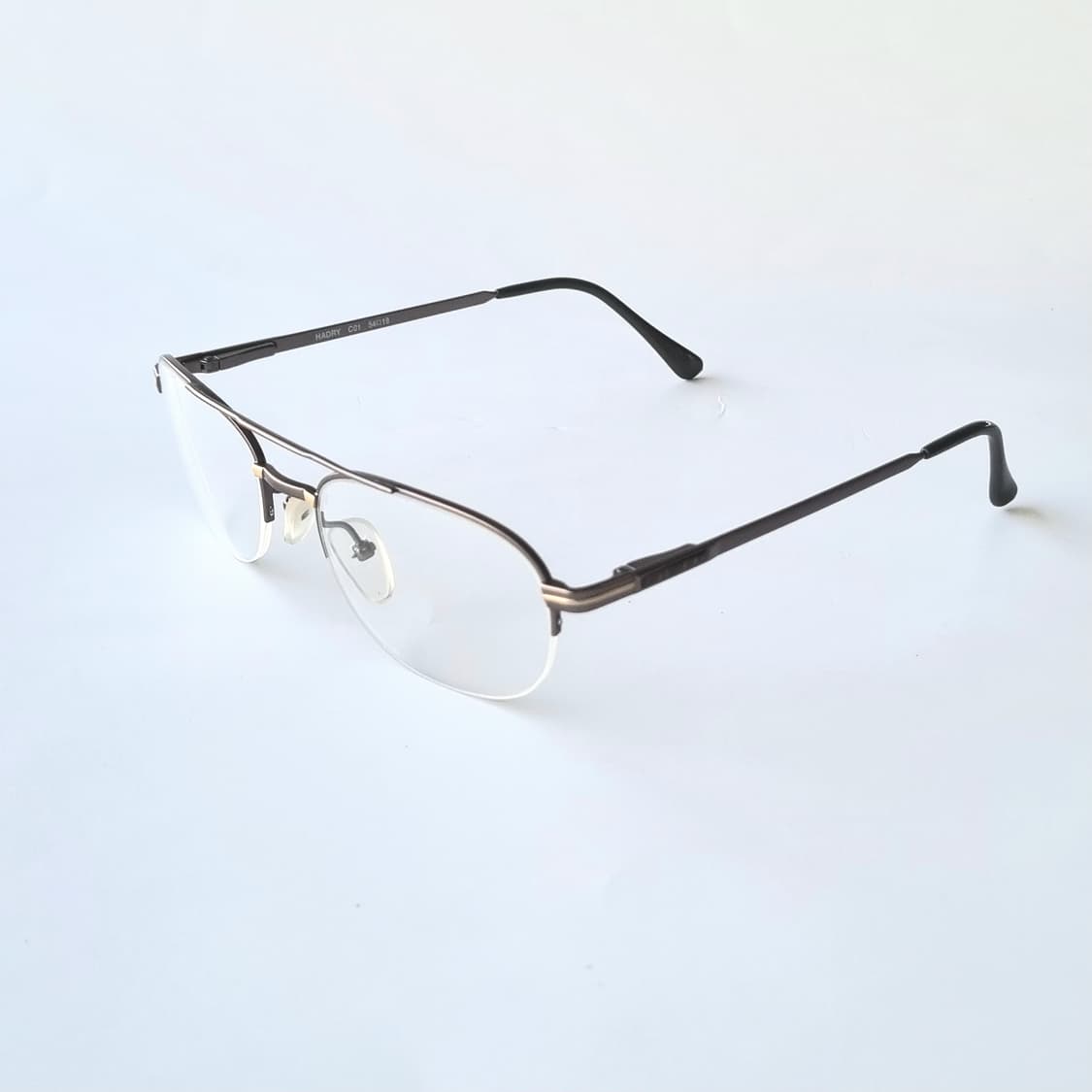 데드스탁 레트로와 모던함이 섞인 투브릿지 반무테 안경테 665 상품이미지3