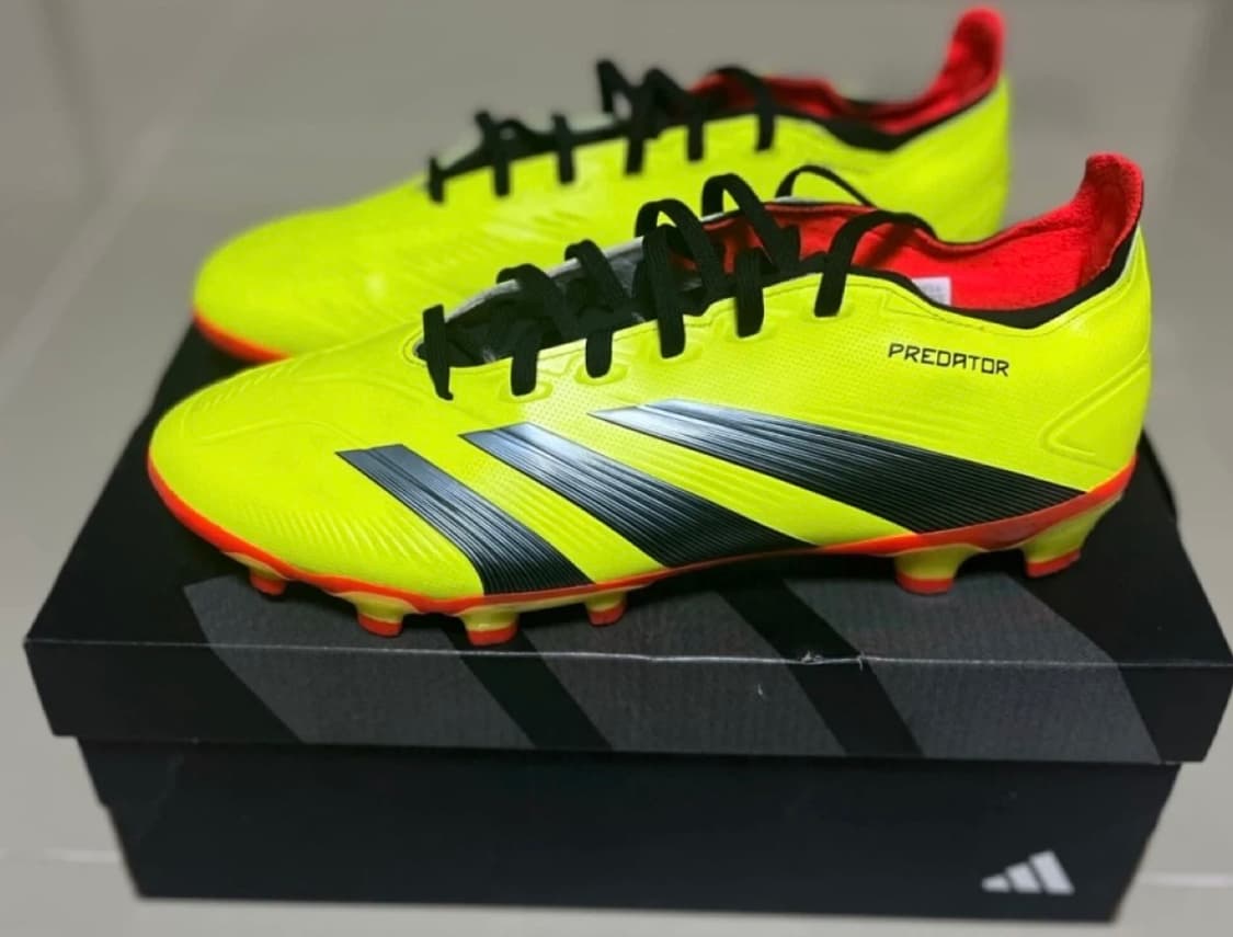 (거의 새상품) 아디다스 축구화+휴대용 선풍기+물통 일괄판매 상품이미지1