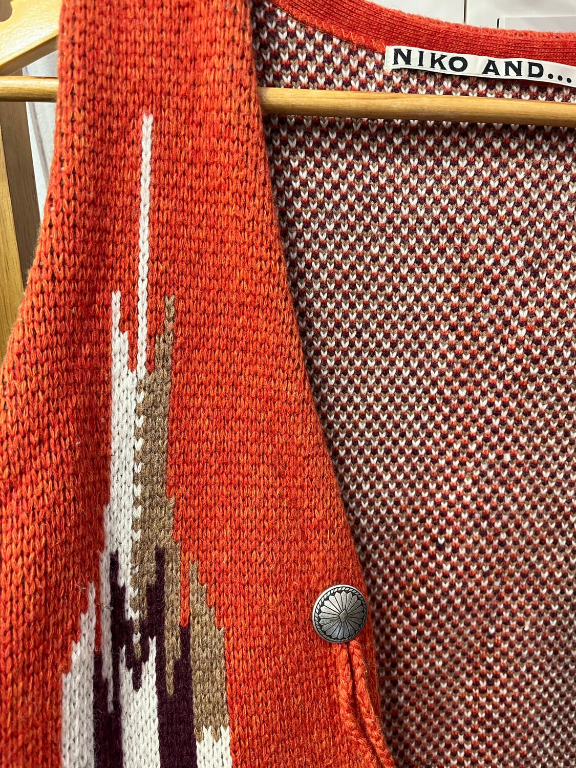 니코앤드 오렌지 패턴 니트 조끼 상품이미지4