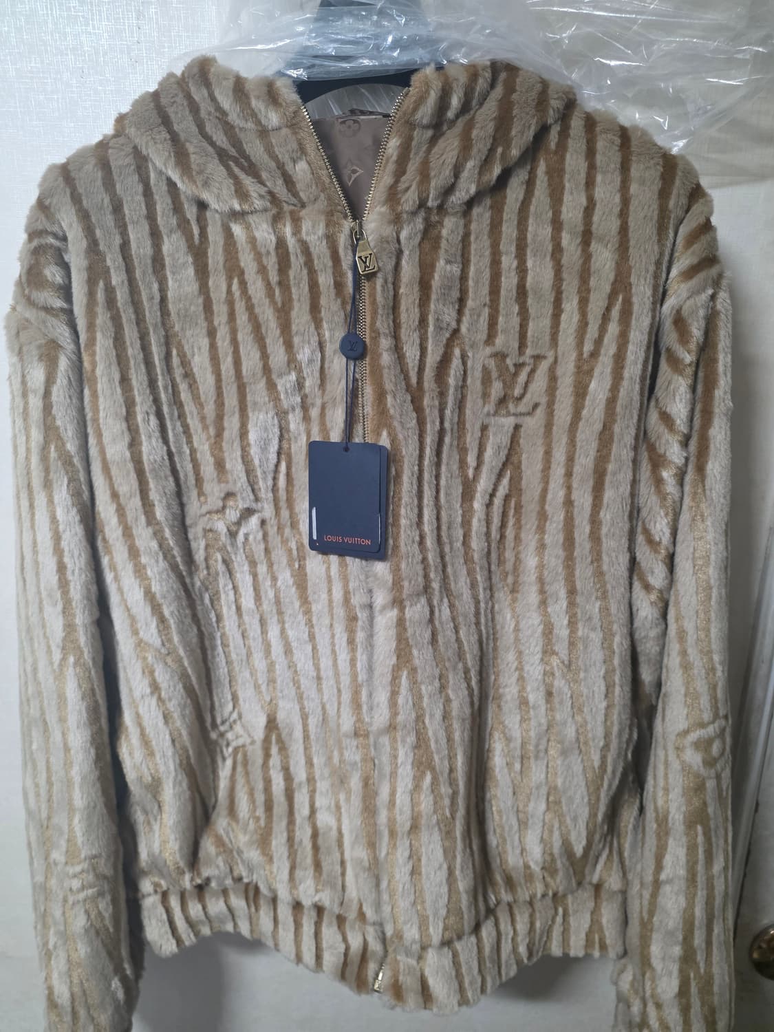 3L 루이비통 에삐 후리스 상품이미지2