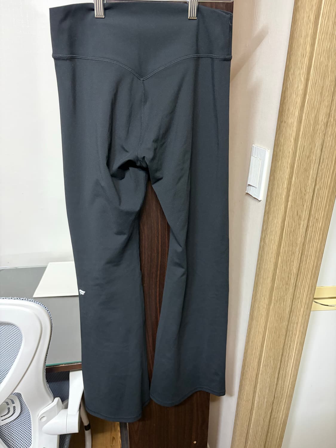 Fabletics 부츠컷 레깅스 상품이미지2