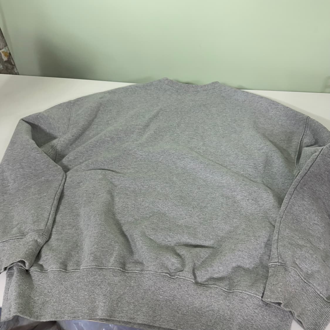 우먼OS 메르디마크르디 그레이 플라워로고 오버핏 스웻셔츠 맨투맨  상품이미지5