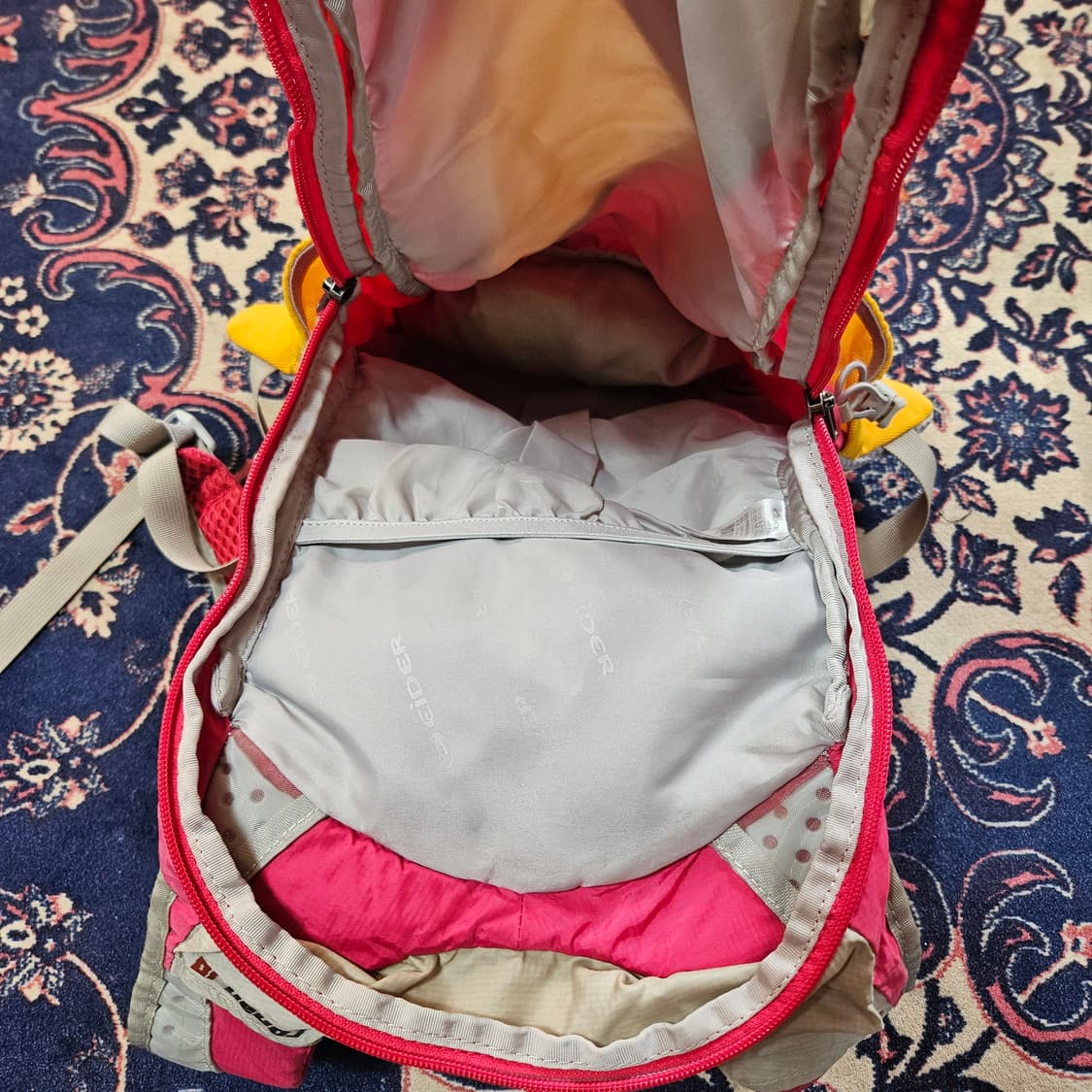 아이더(Eider) 컬러배색 라이딩 등산 백팩 10L 상품이미지5