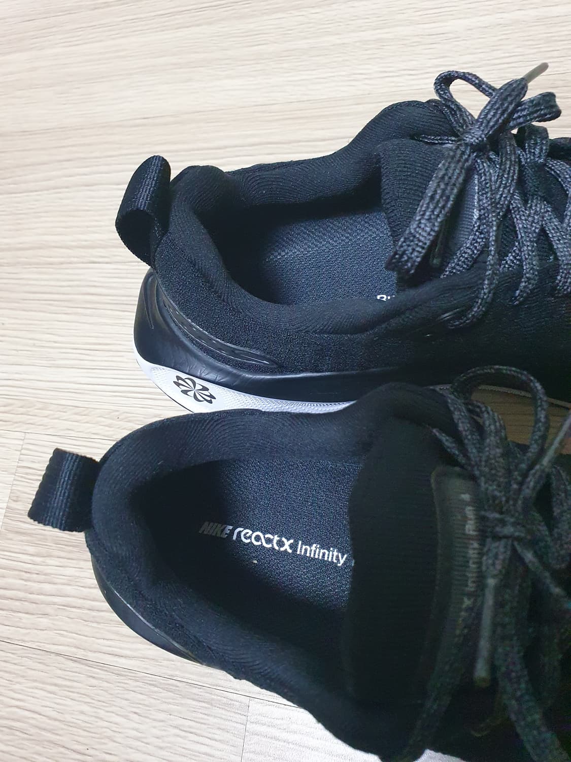 나이키 인피니티 런 4 러닝화 255 상품이미지8